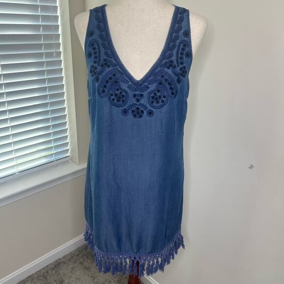 Beige by eci dress Size Medium Fringe Unique V Neck Chambray - Picture 1 of 8